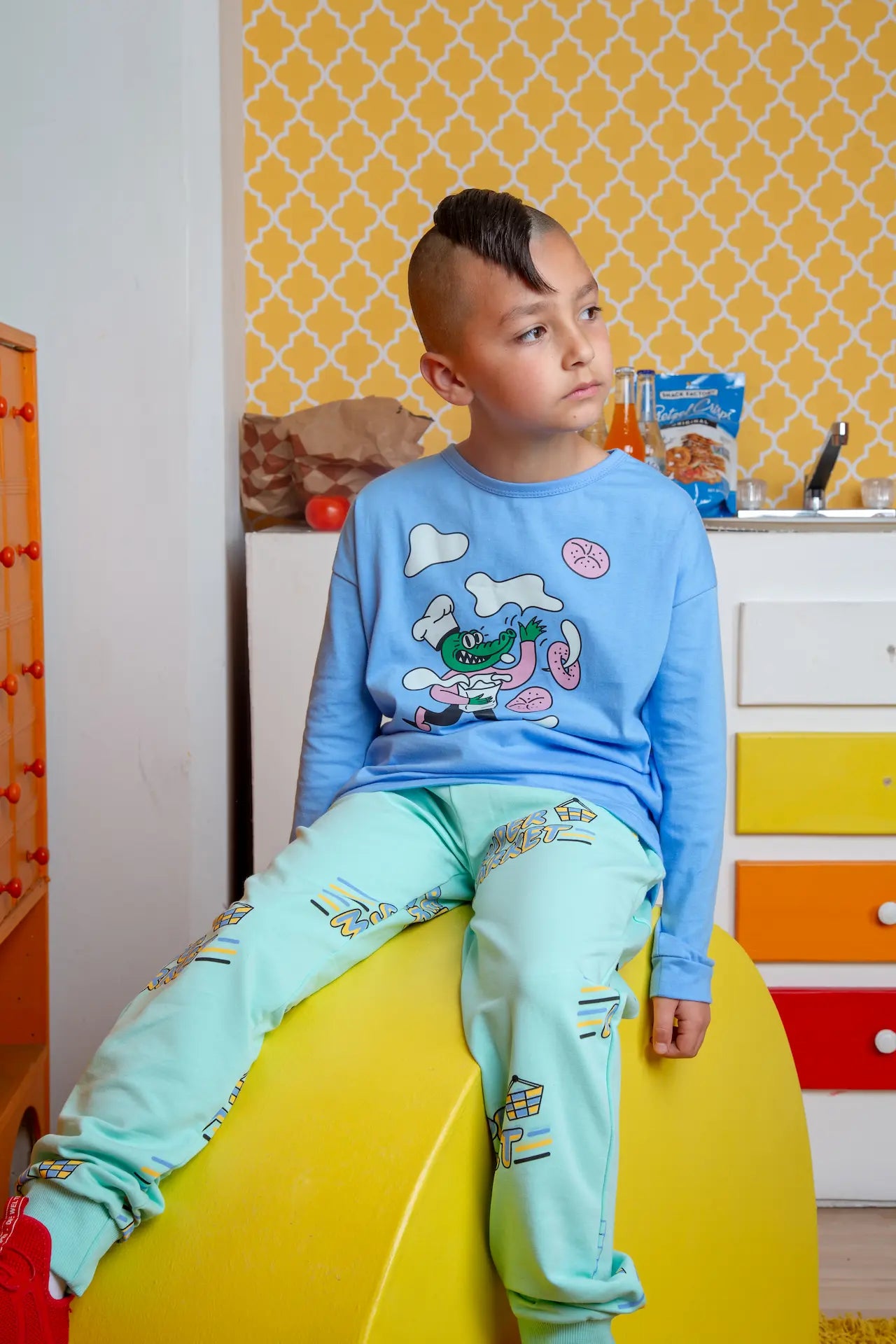 Children's long-sleeved T-shirt - Ali the Baker Blue