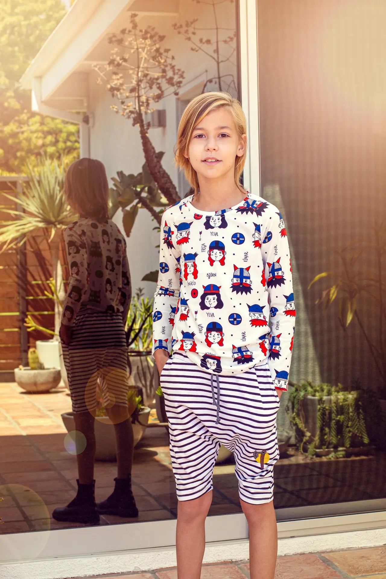 Children's sweatshorts with embroidery - Vikings